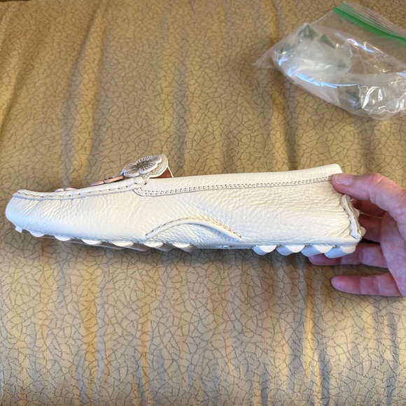 NEW! Coach Tea Rose Crosby Driver Moccasins Cream Colored Flats - Picture 6 of 14